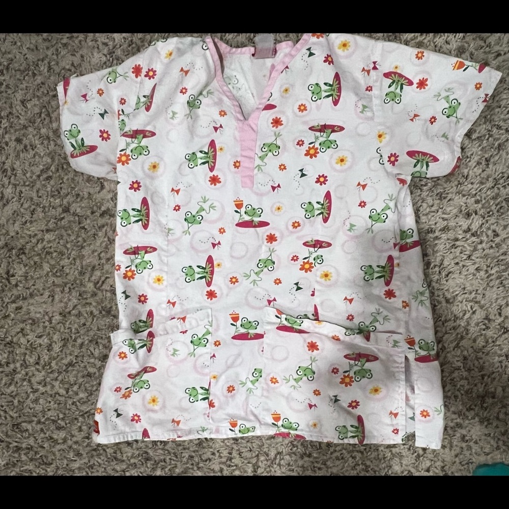 Dickies brand scrub top in frog print